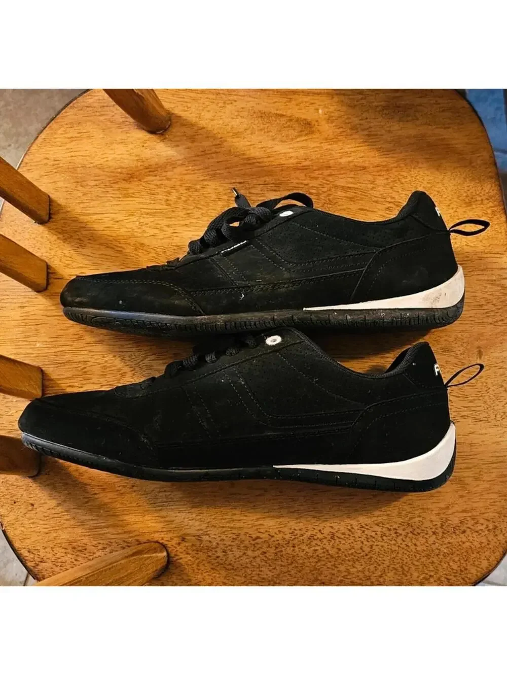Mens fubu size 11 sneakers euc